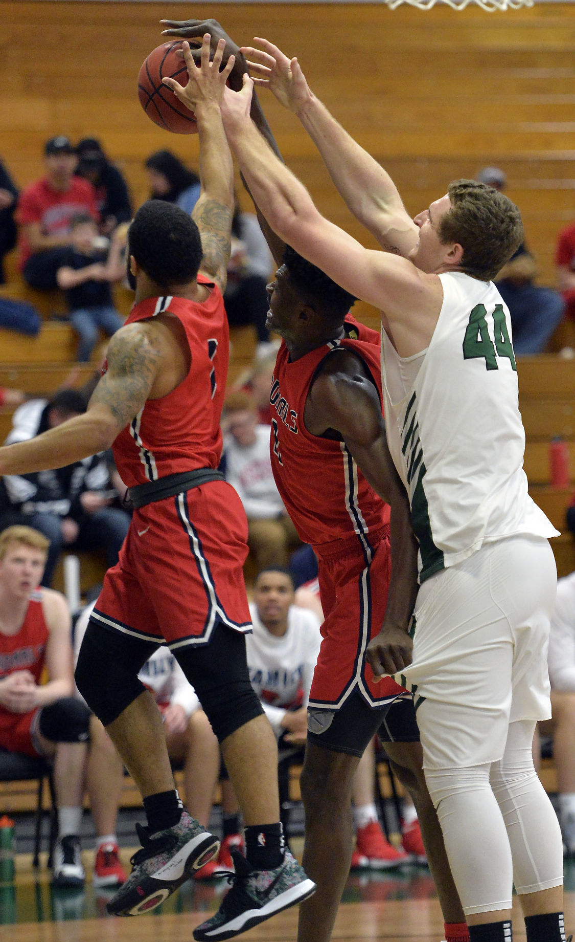 BASKETBALL UW-PARKSIDE